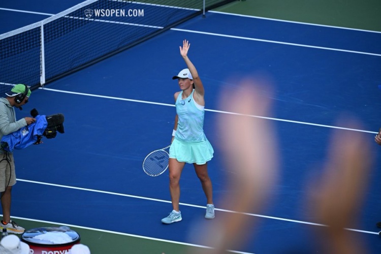 男队在对付 男队在对付