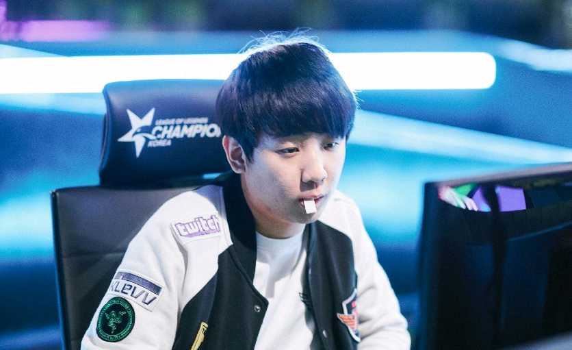 场上展现出 场上展现出